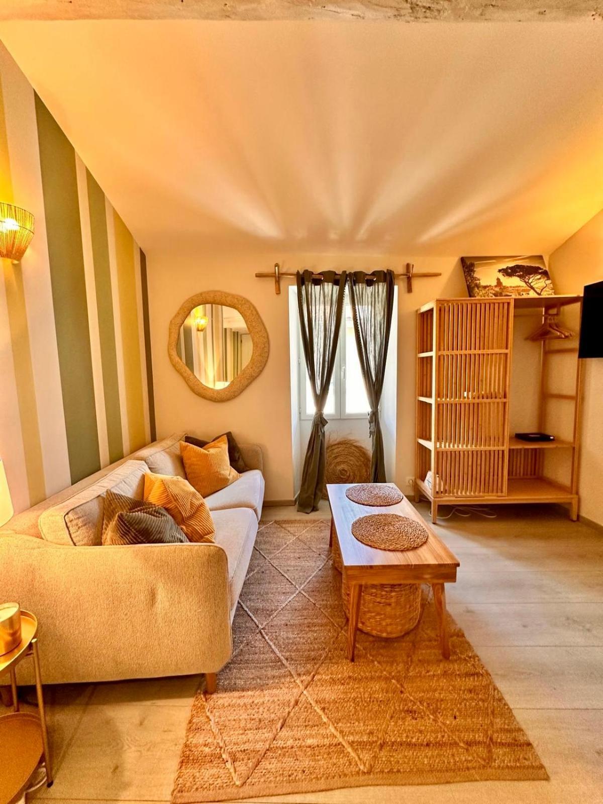 Cozy Studio Le Cedre, Port De Saint Tropez Экстерьер фото